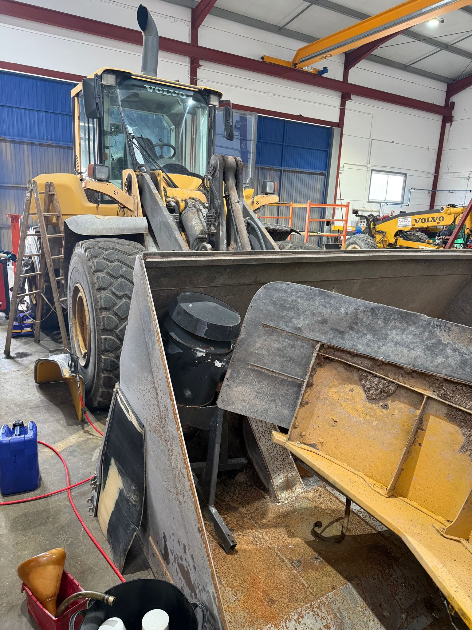 Placa de serie de la Volvo L120F vendida