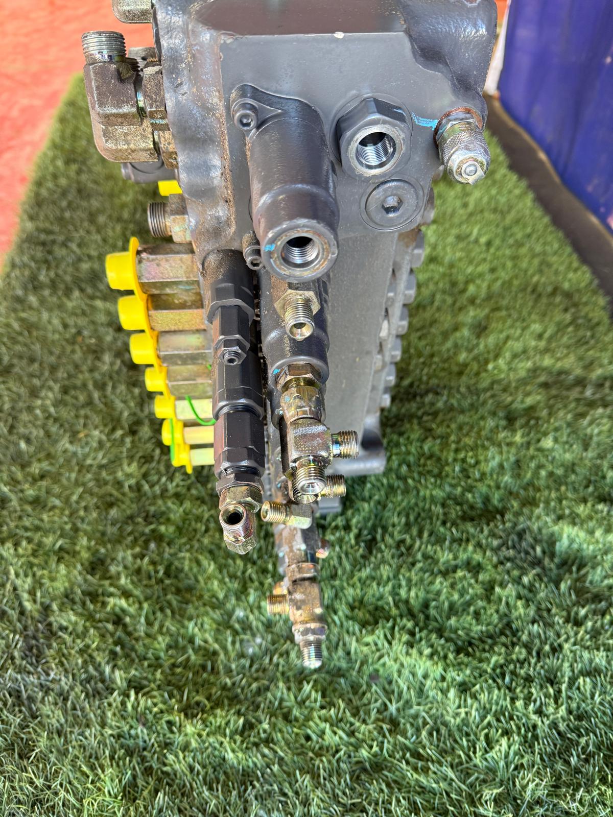 Distribuidor hidráulico Volvo 14588572 vista 3