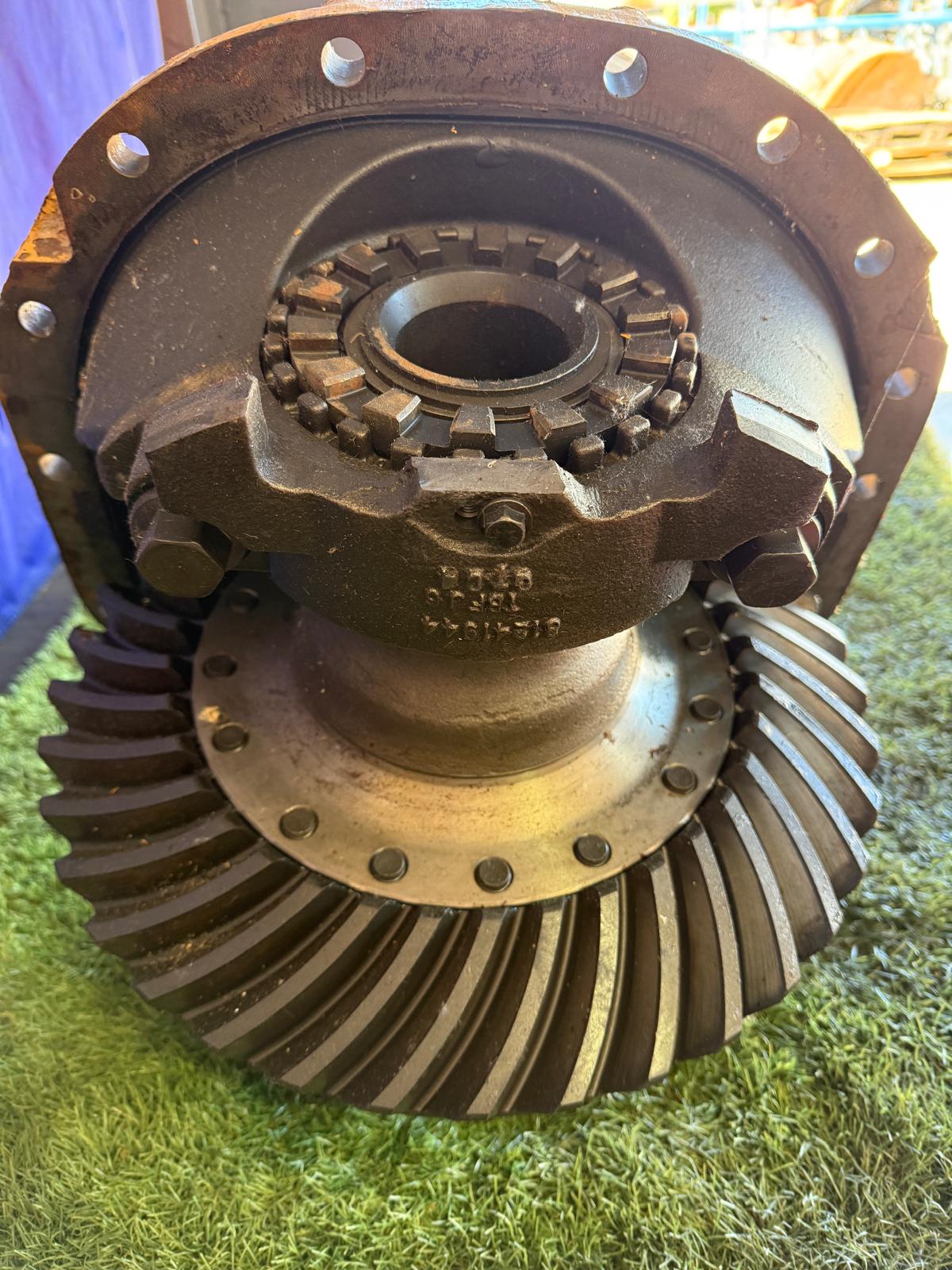 Grupo cónico Volvo 3152148 vista 2