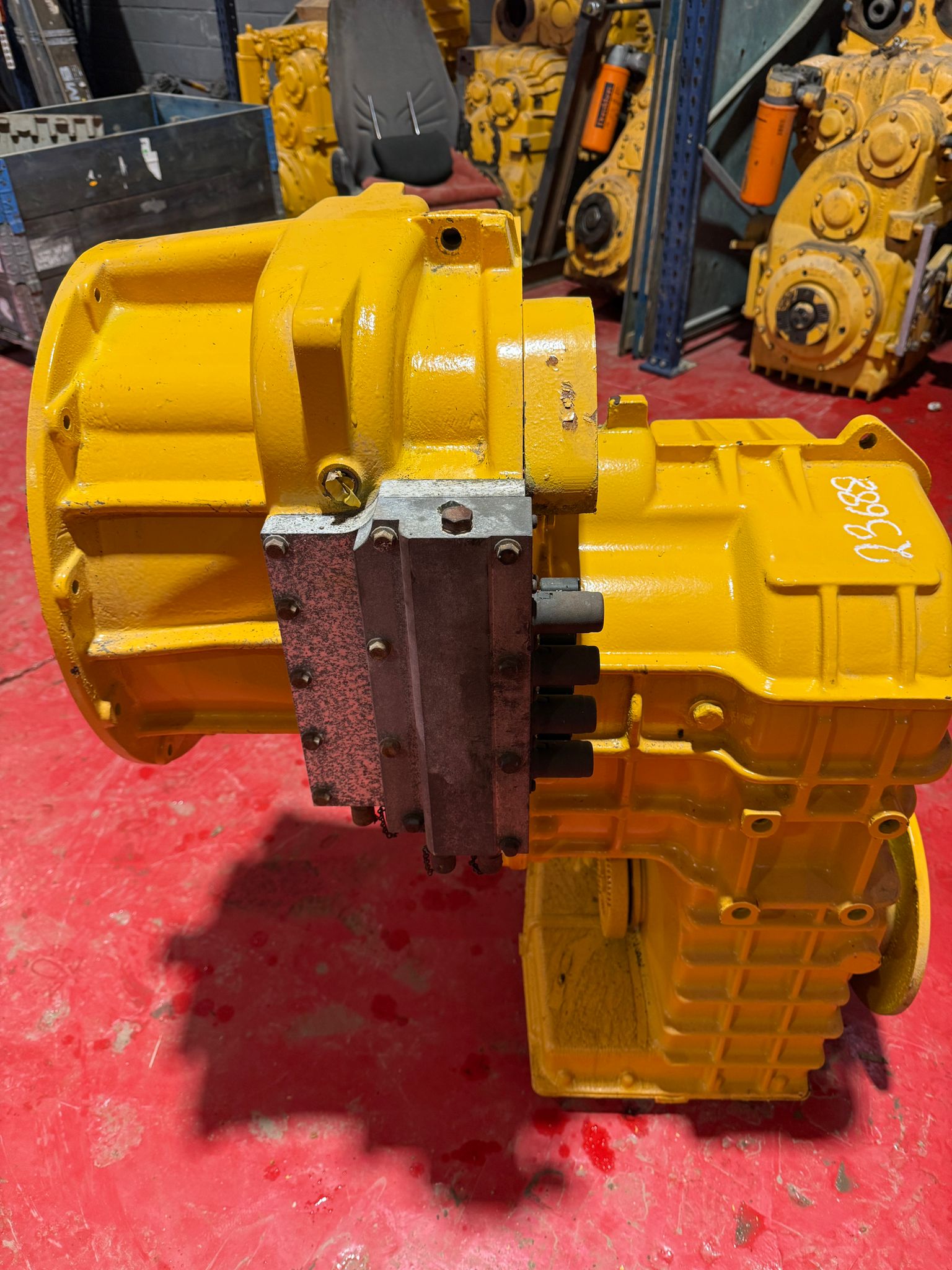 Vista adicional de servotransmisión Volvo L60F referencia 22734